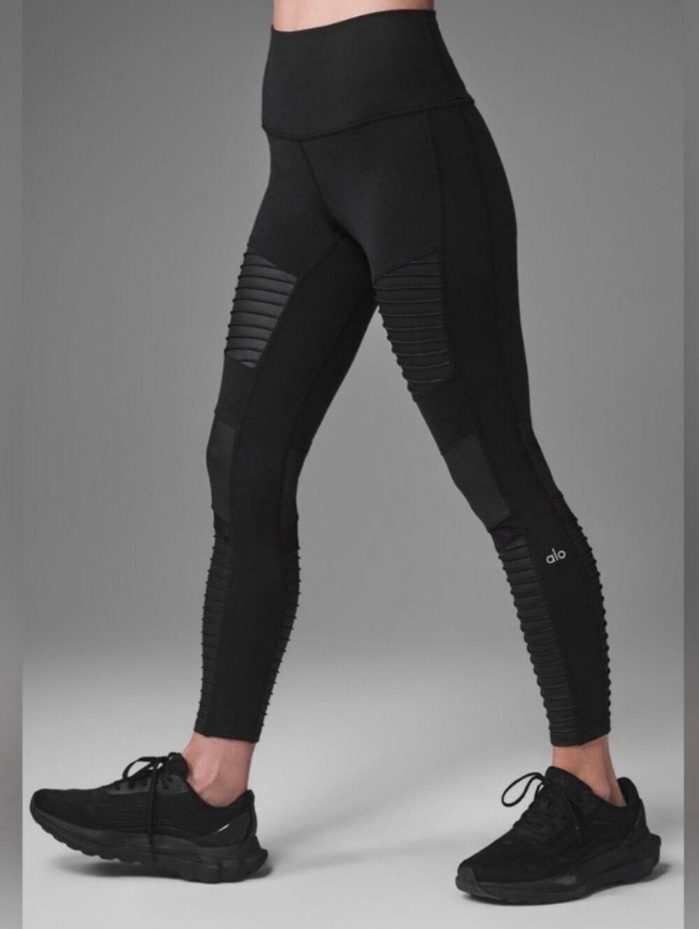 ALO Yoga Mid Rise Ribbed Moto Legging in Black Size S